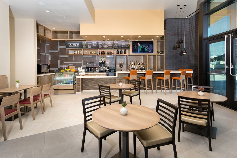 Courtyard By Marriott Phoenix Downtown Exterior photo