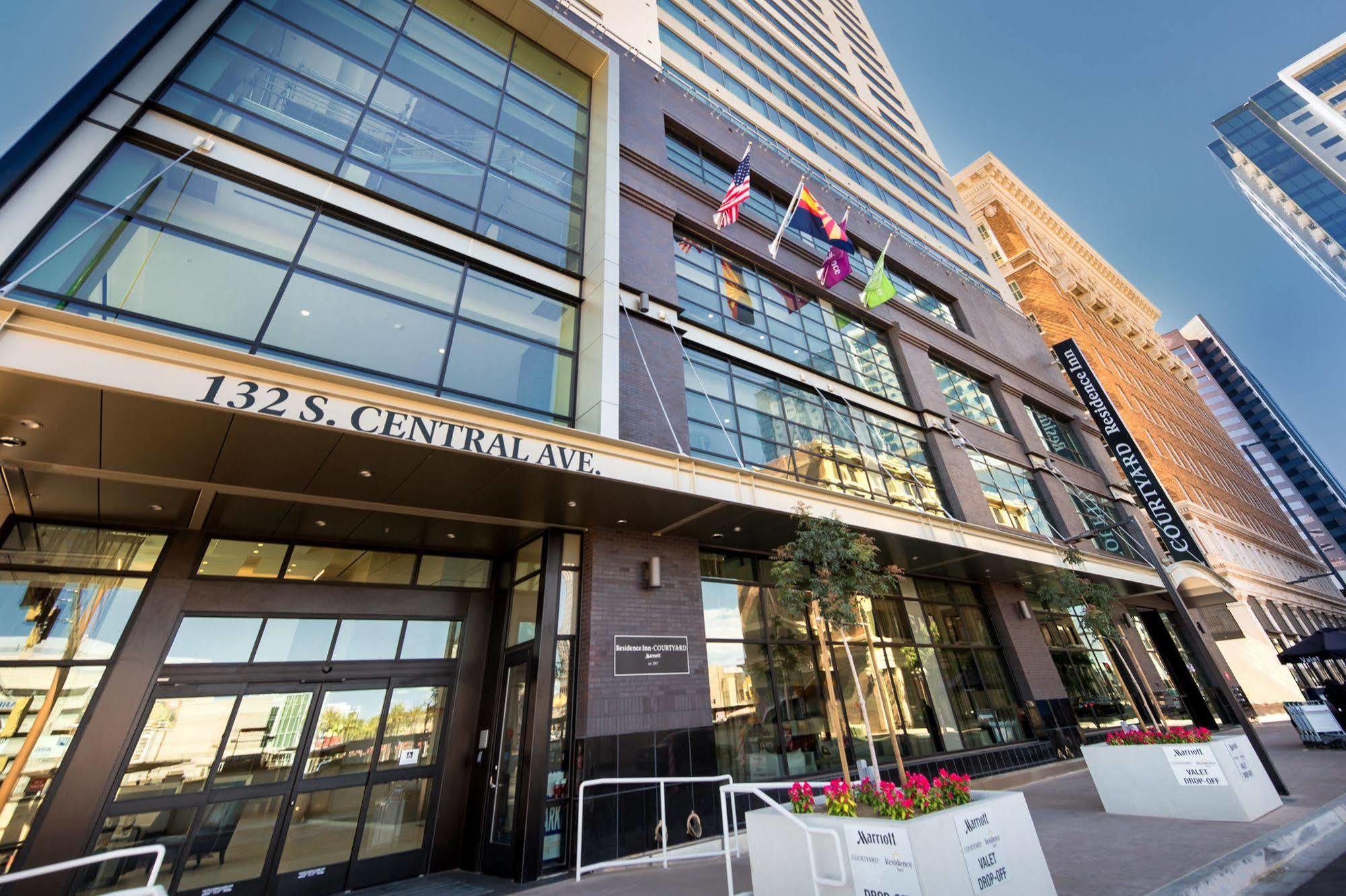 Courtyard By Marriott Phoenix Downtown Hotel Exterior photo